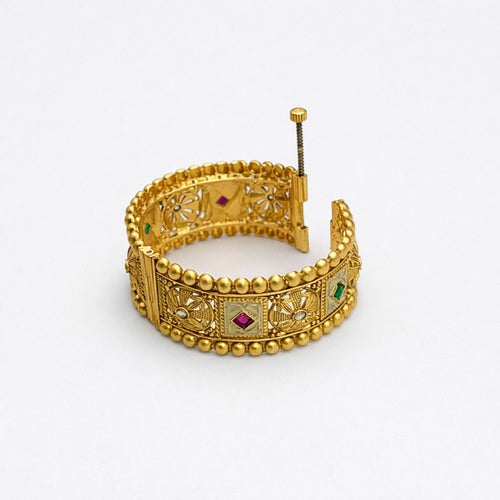 Amethya - Bracelet Manchette avec Ornements