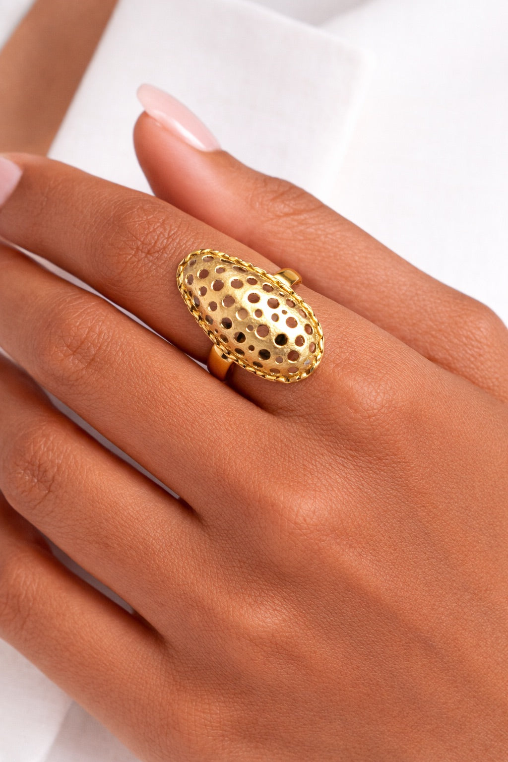 Parure Complète Plaqué Or à Maillons Ajourés avec Collier, Bracelet, Bague et Boucles d’Oreilles