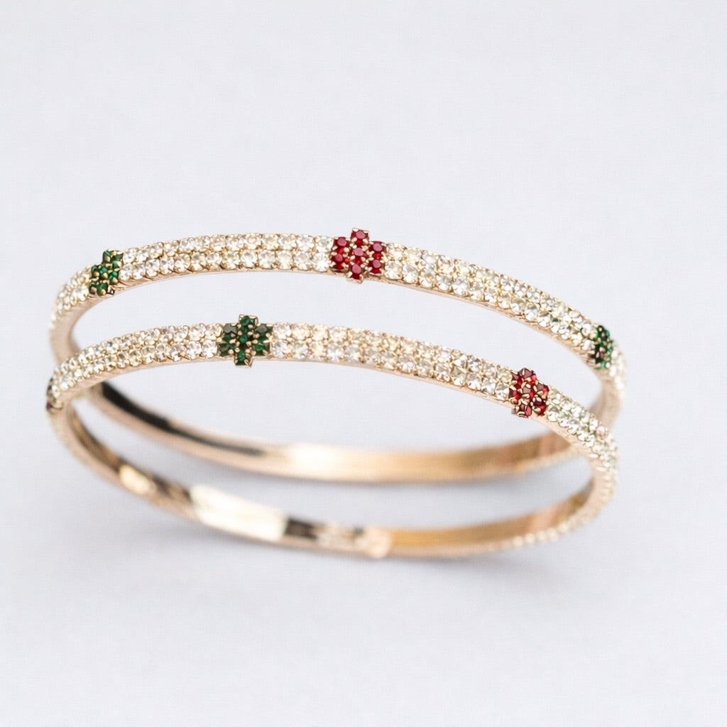 Lot de 4 Bracelets à Pierres Blanches et Détails Rouges et Verts