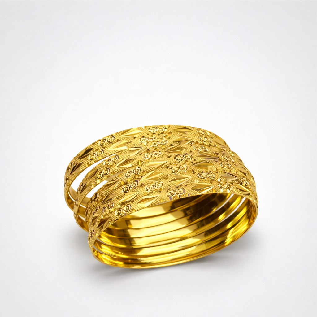 Lot de 8 Bracelets Plaqué Or avec Motifs Géométriques Gravés – Style Traditionnel Raffiné