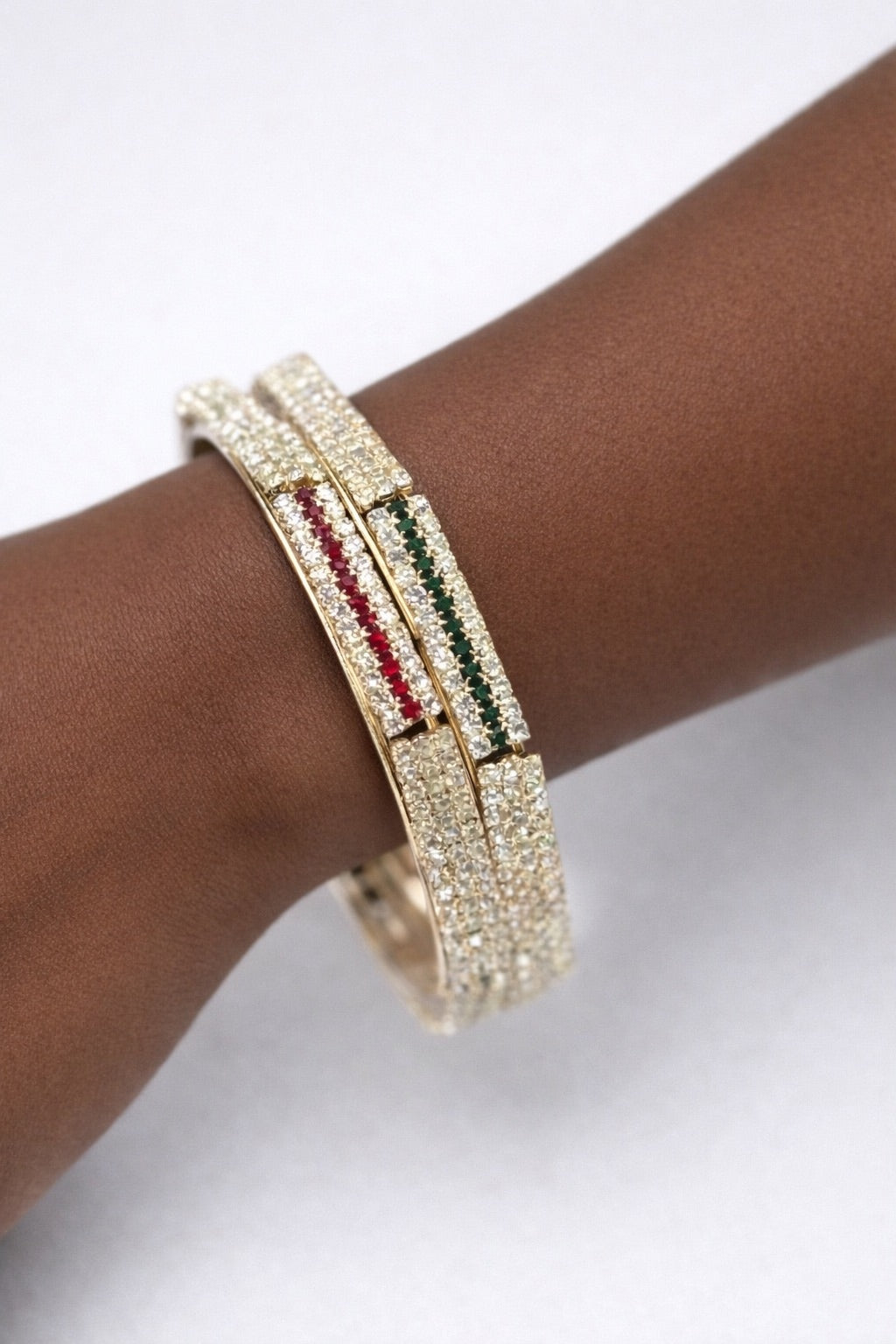 Lot de 2 Bracelets à Pierres Blanches et Détails Rouge et Noir