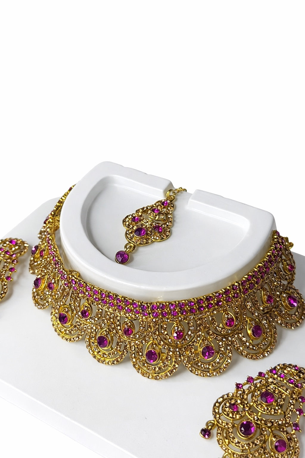 Parure dorée avec bijou de tête, collier et boucles d’oreilles ornés de strass – plusieurs couleurs disponibles