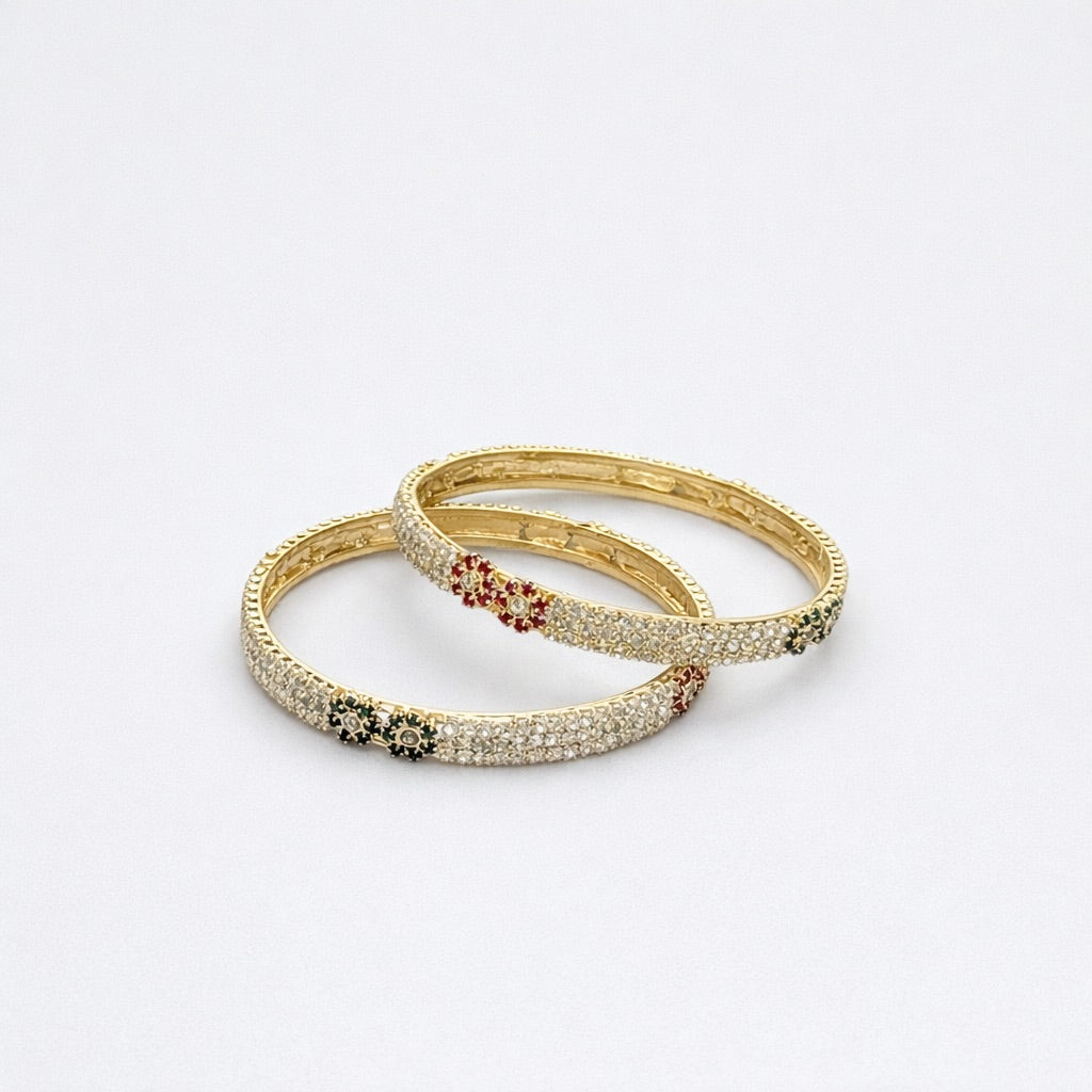 Lot de 2 Bracelets aux Pierres Blanches et au Détails Rouges et Verts