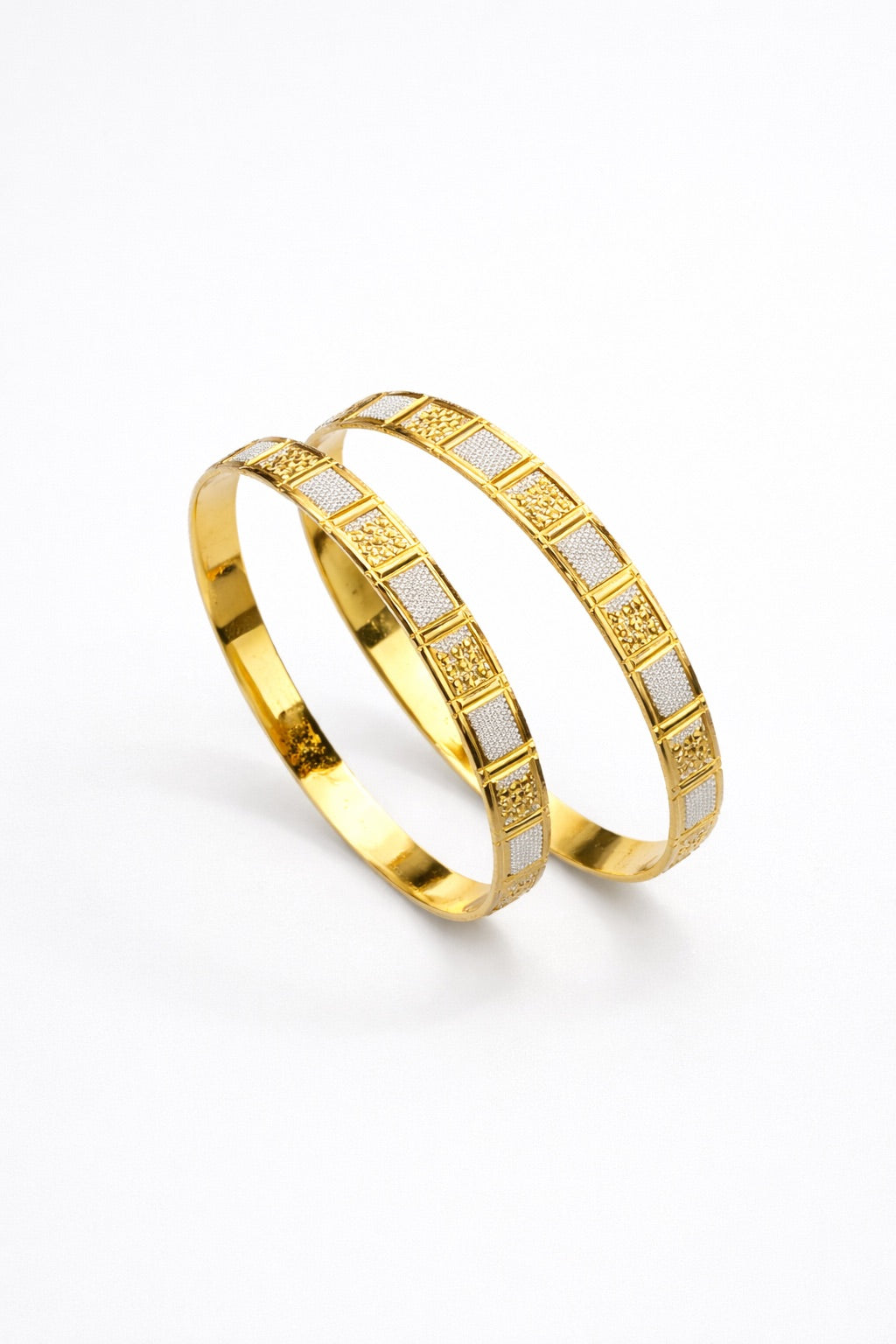 Lot de 2 Bracelets Indiens Plaqué Or avec Motifs Géométriques Bicolores