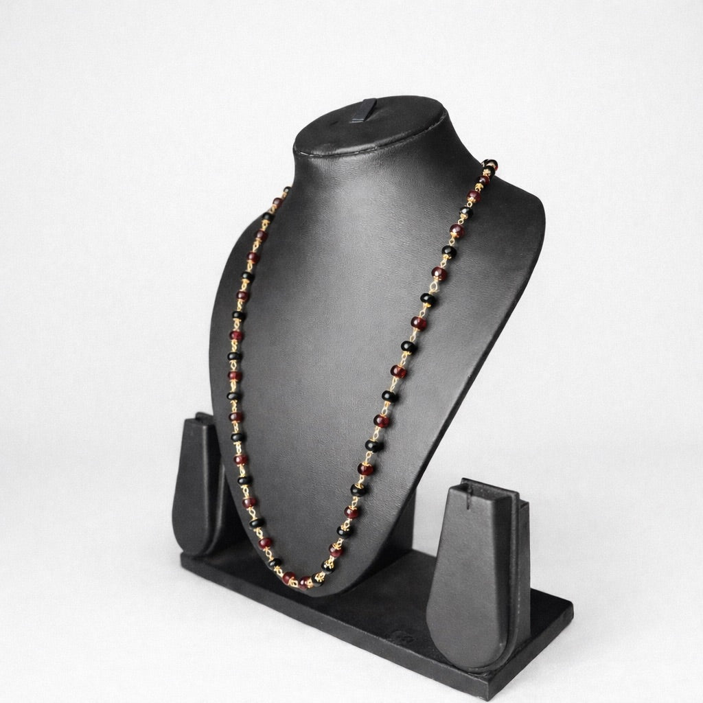 Collier Fin Doré avec Perles Décoratives de Différentes Couleurs