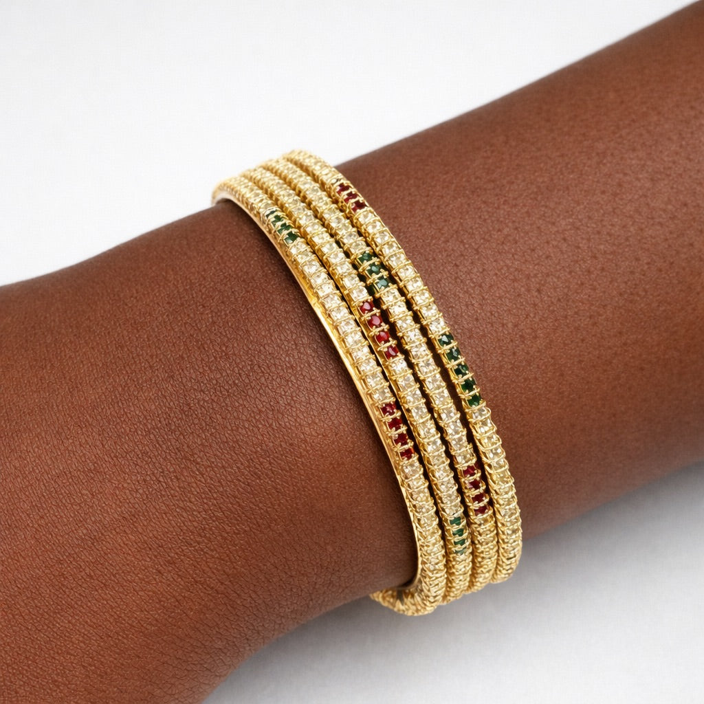 Lot de 4 Bracelets Fins Plaqué Or avec Pierres Blanches, Rouges et Vertes