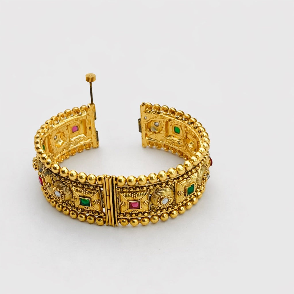 Bracelet Indien Royale Plaqué Or avec Ornements