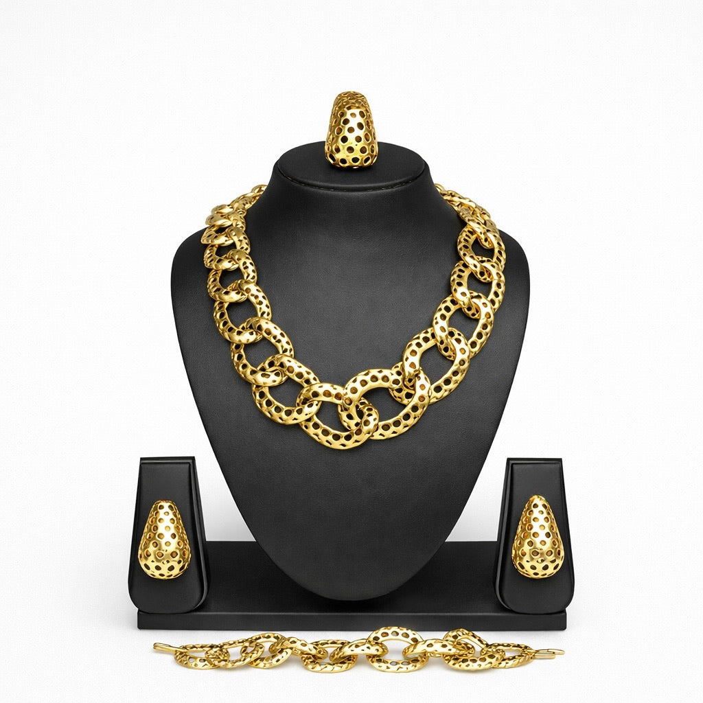 Parure Complète Plaqué Or à Maillons Ajourés avec Collier, Bracelet, Bague et Boucles d’Oreilles