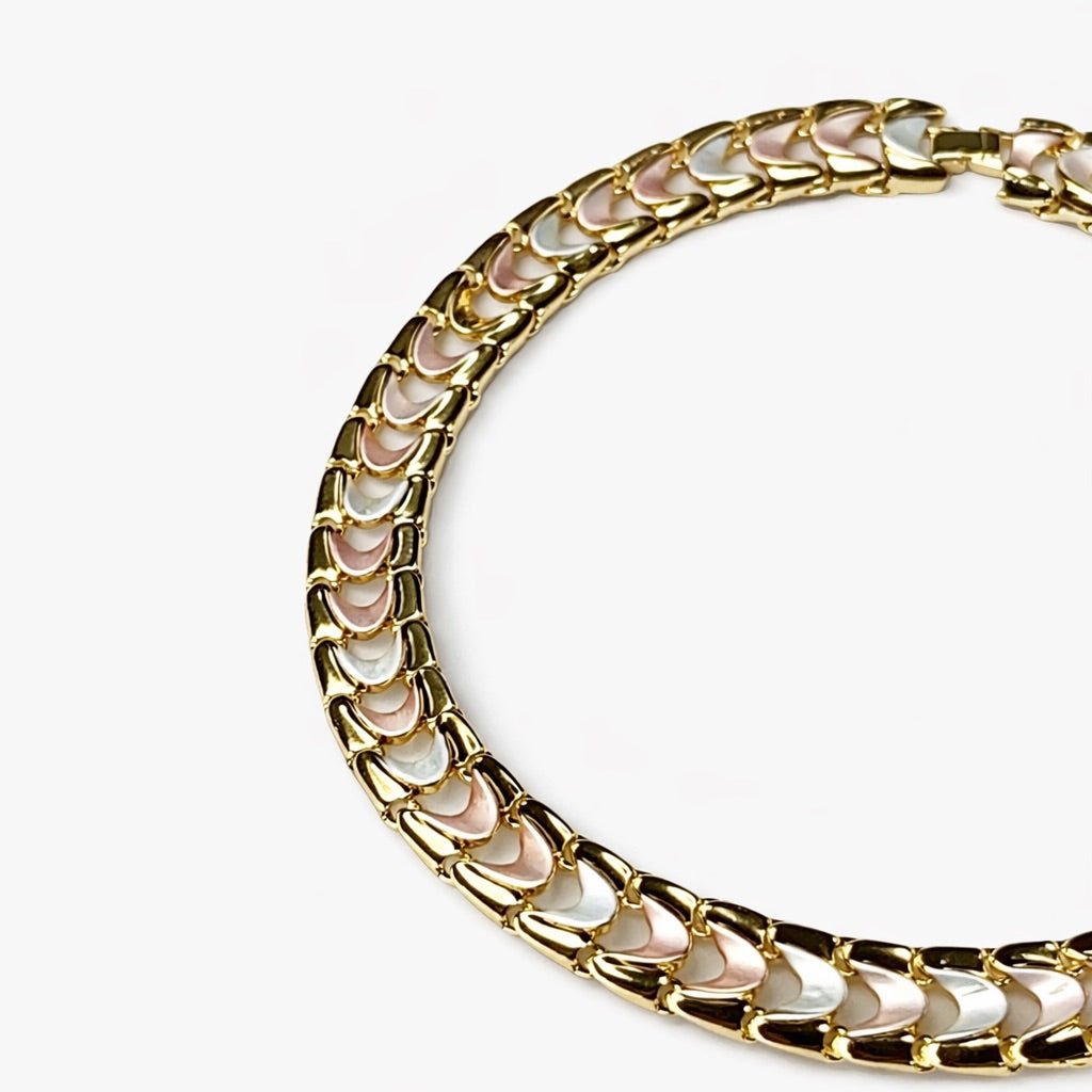 Parure Complète Dorée avec Collier, Bracelet, Bague et Boucles d’Oreilles Motif Nacré - 3 Couleurs (Argenté, Doré, Rosé)