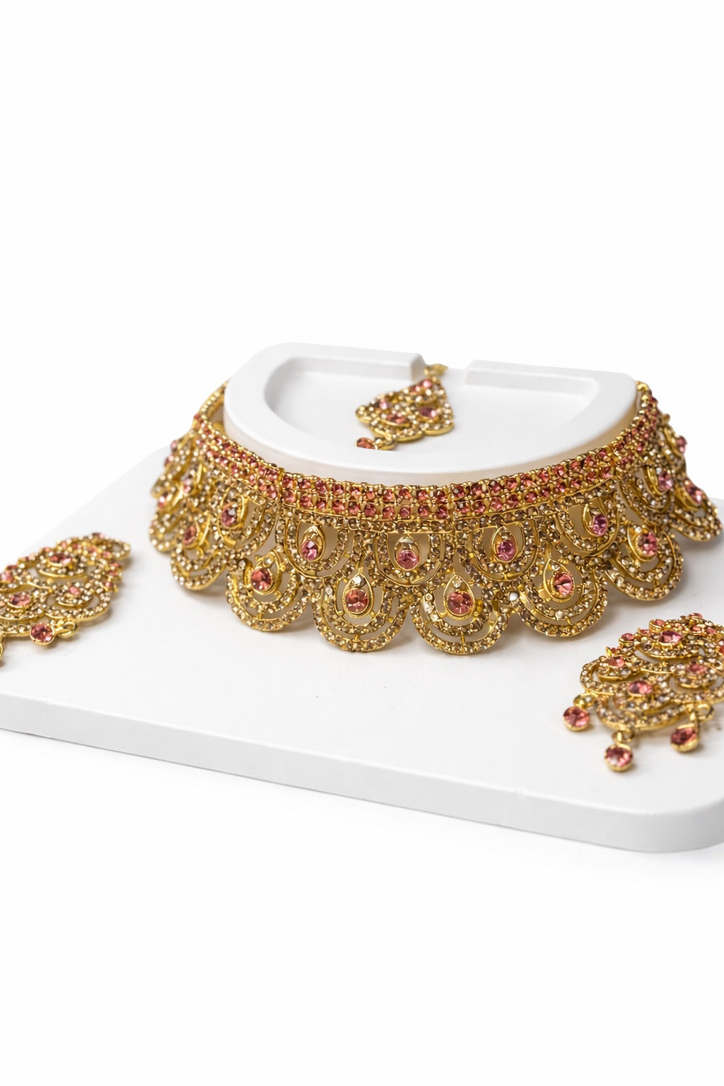 Parure dorée avec bijou de tête, collier et boucles d’oreilles ornés de strass – plusieurs couleurs disponibles