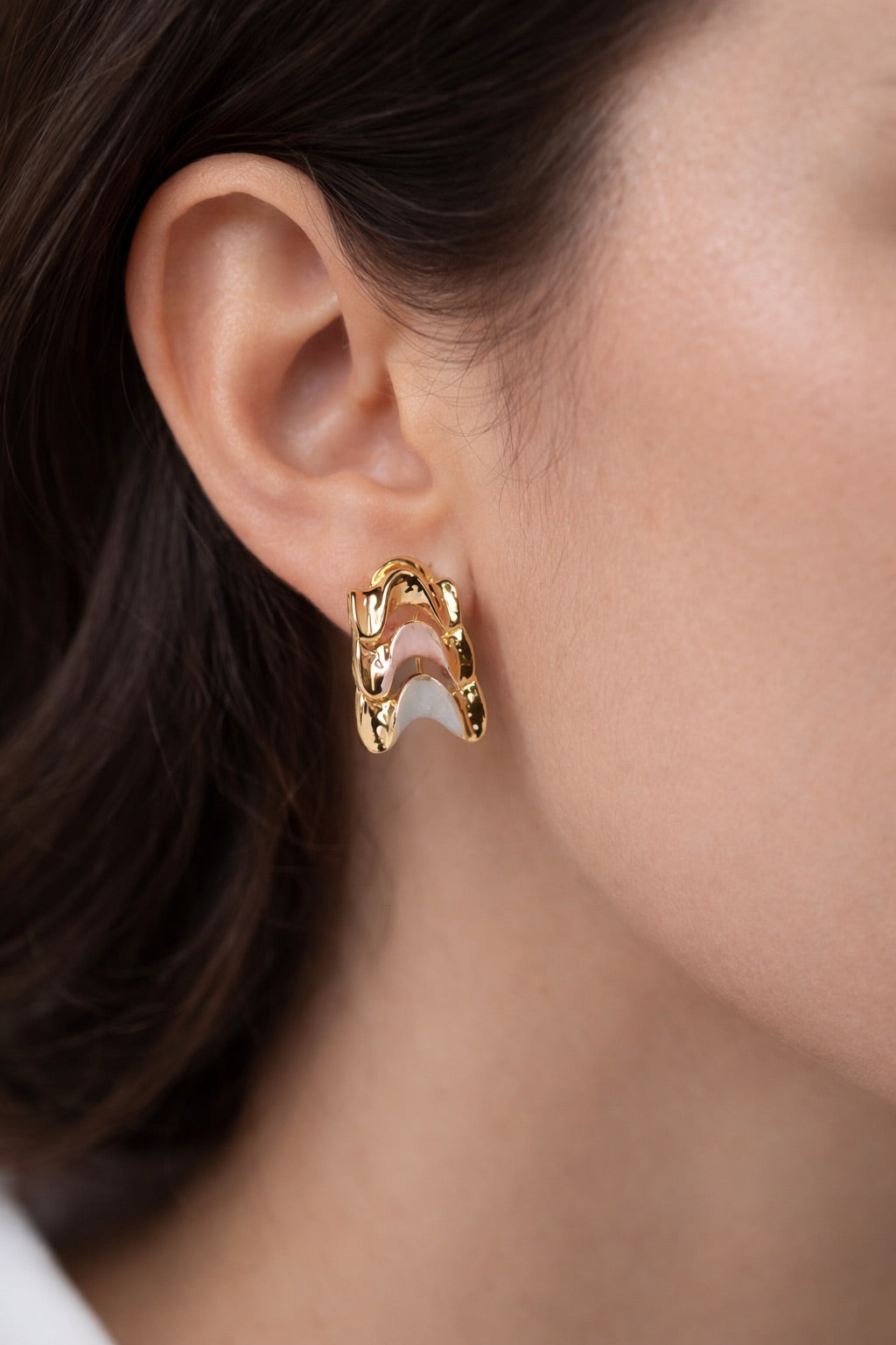 Parure Complète Dorée avec Collier, Bracelet, Bague et Boucles d’Oreilles Motif Nacré - 3 Couleurs (Argenté, Doré, Rosé)