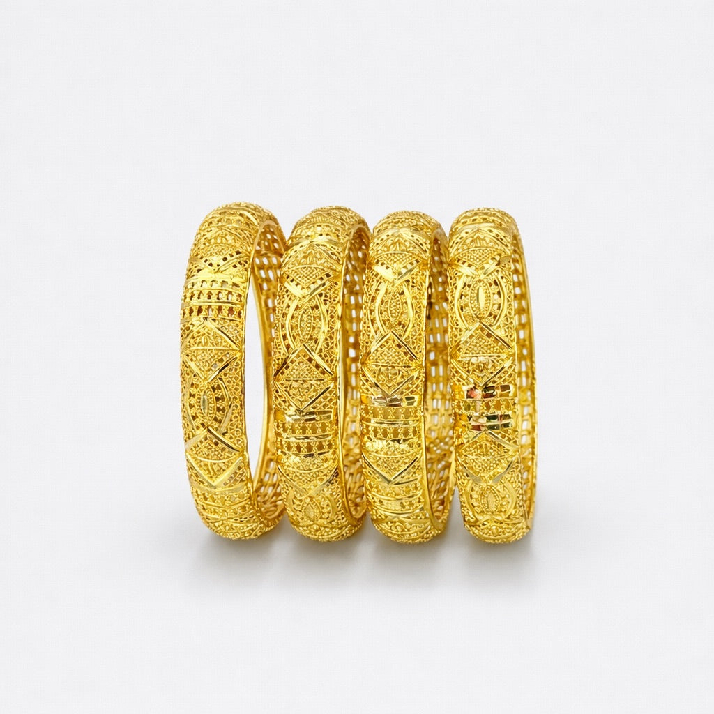 Lot de 4 Bracelets Épais Plaqué Or avec Motifs Gravés – Style Traditionnel