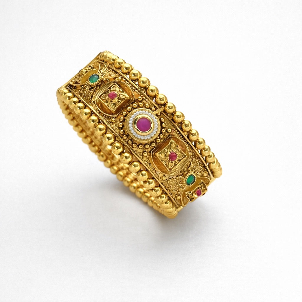 Bracelet Indien Royal Plaqué Or avec Ornements & Pierres Multicolores