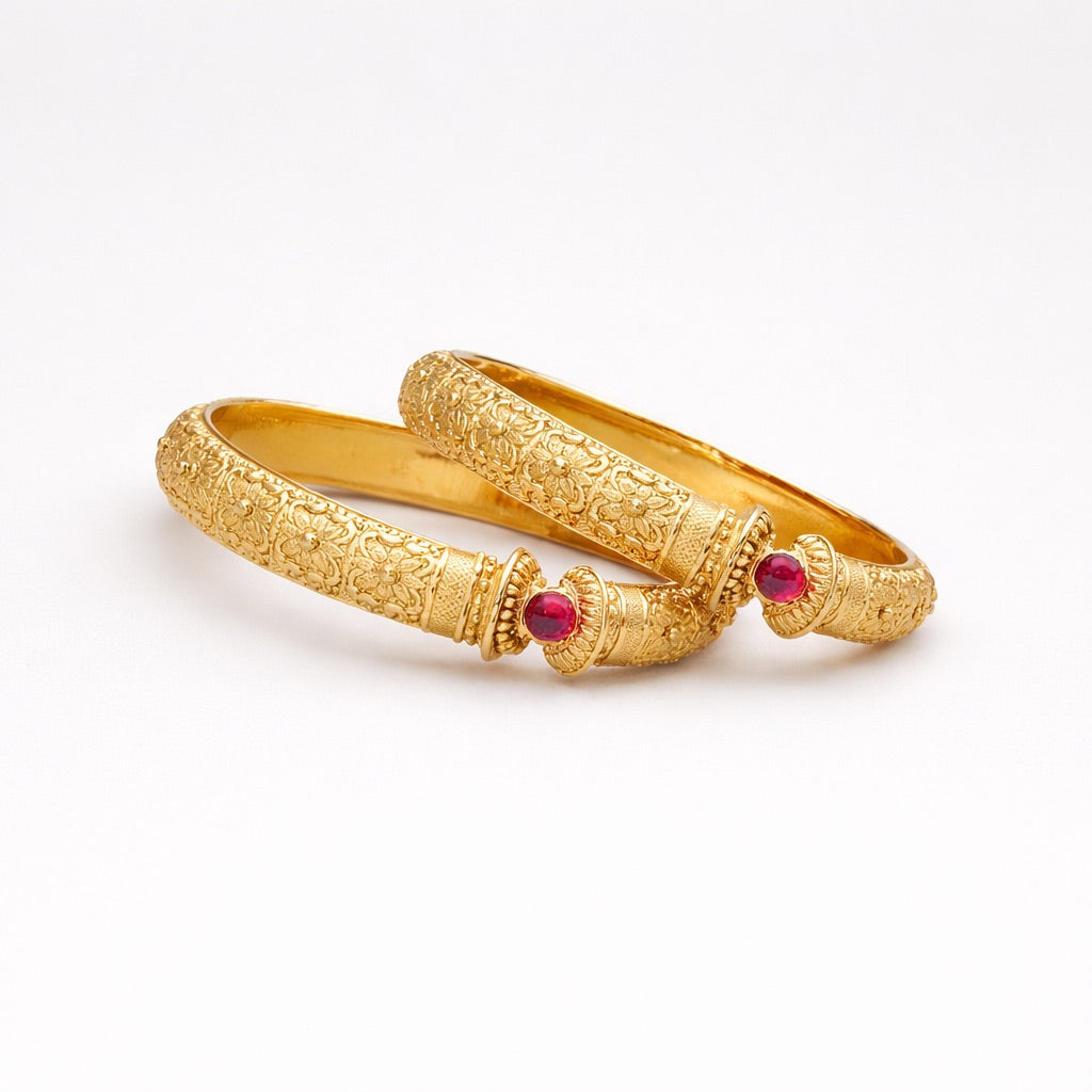 Lot de 2 Bracelets Plaqué Or à ornements avec Pierre Rouge