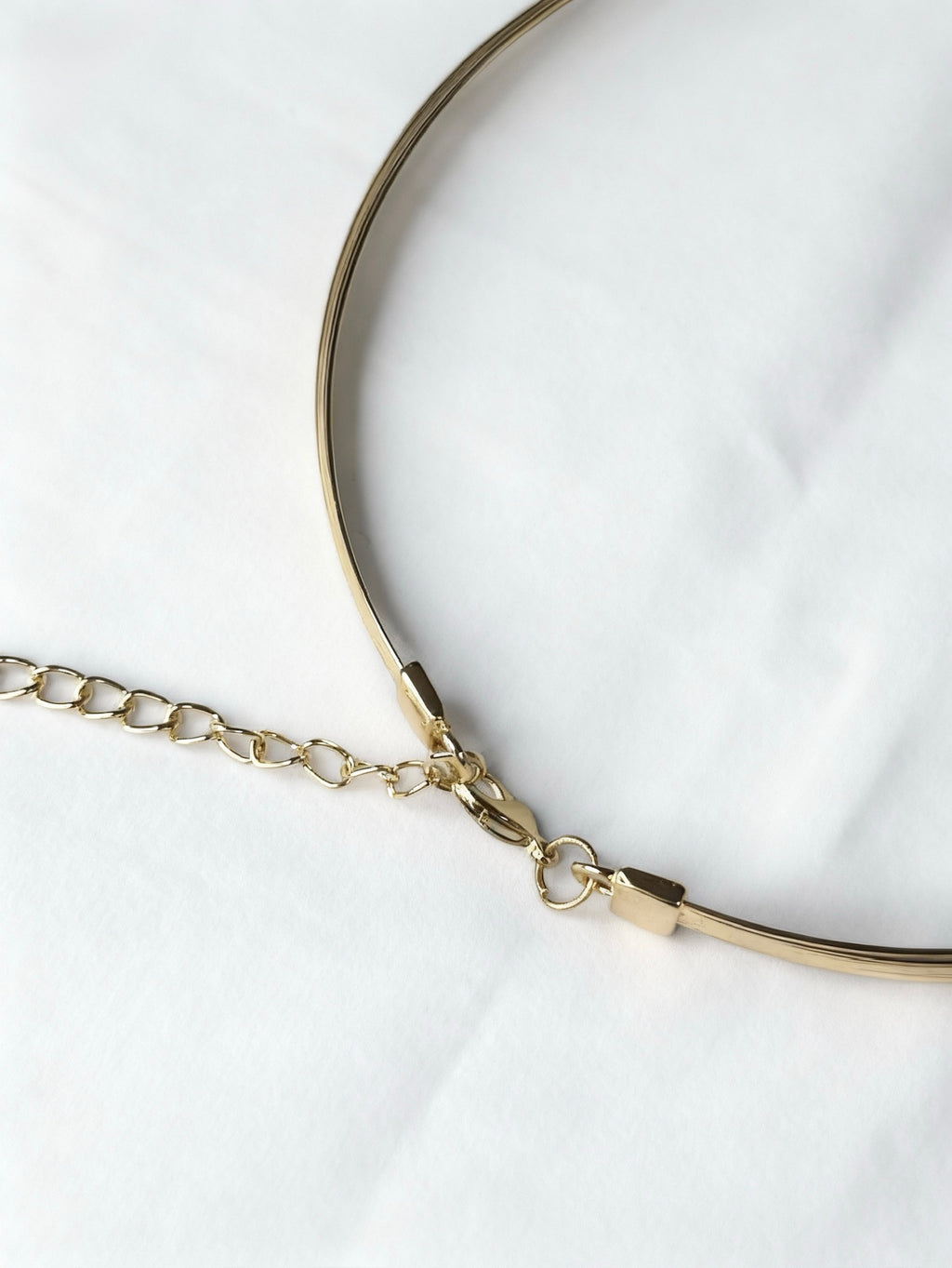 Parure Complète Plaqué Or – Collier, Bracelet, Bague et Boucles d’Oreilles