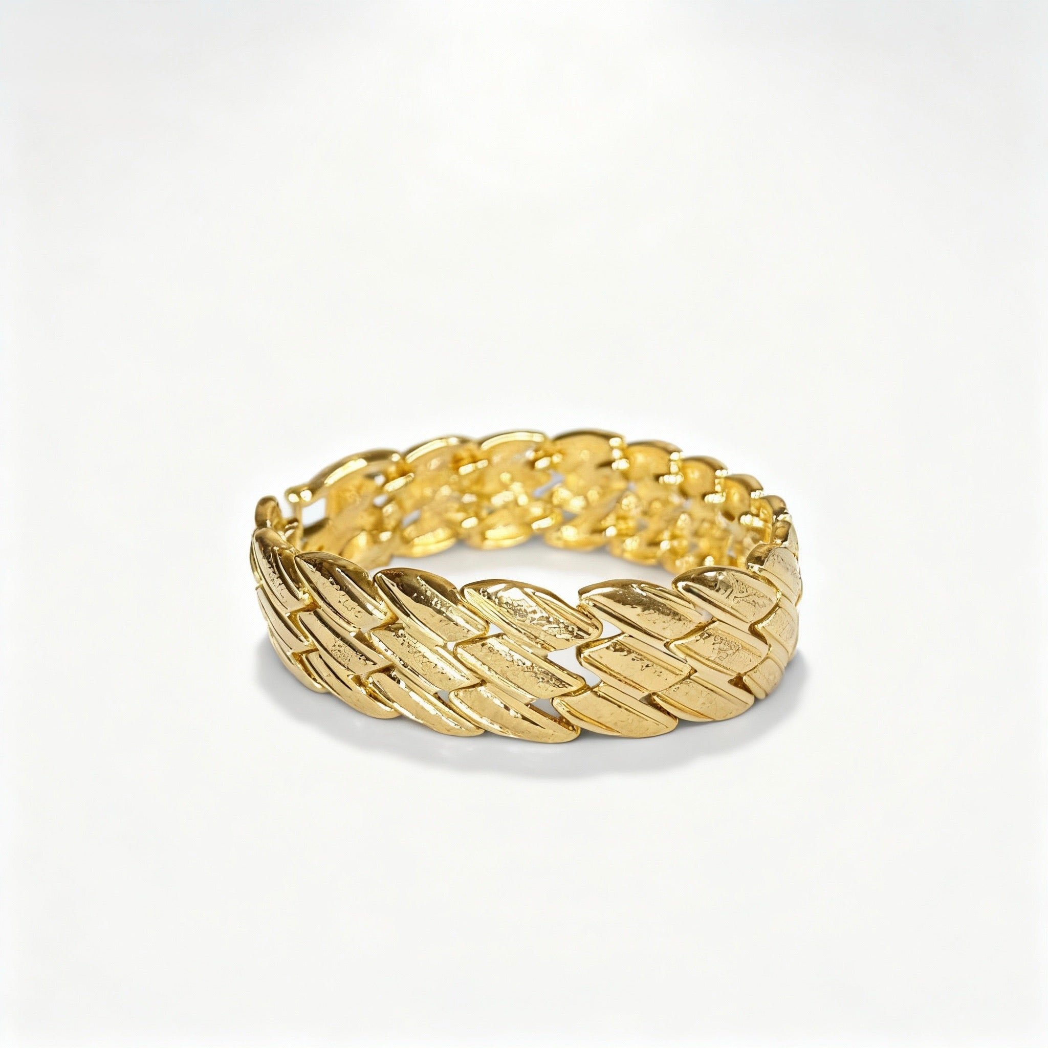 Parure Complète Plaqué Or à Motif Nacré avec Collier, Bracelet, Bague et Boucles d’Oreilles