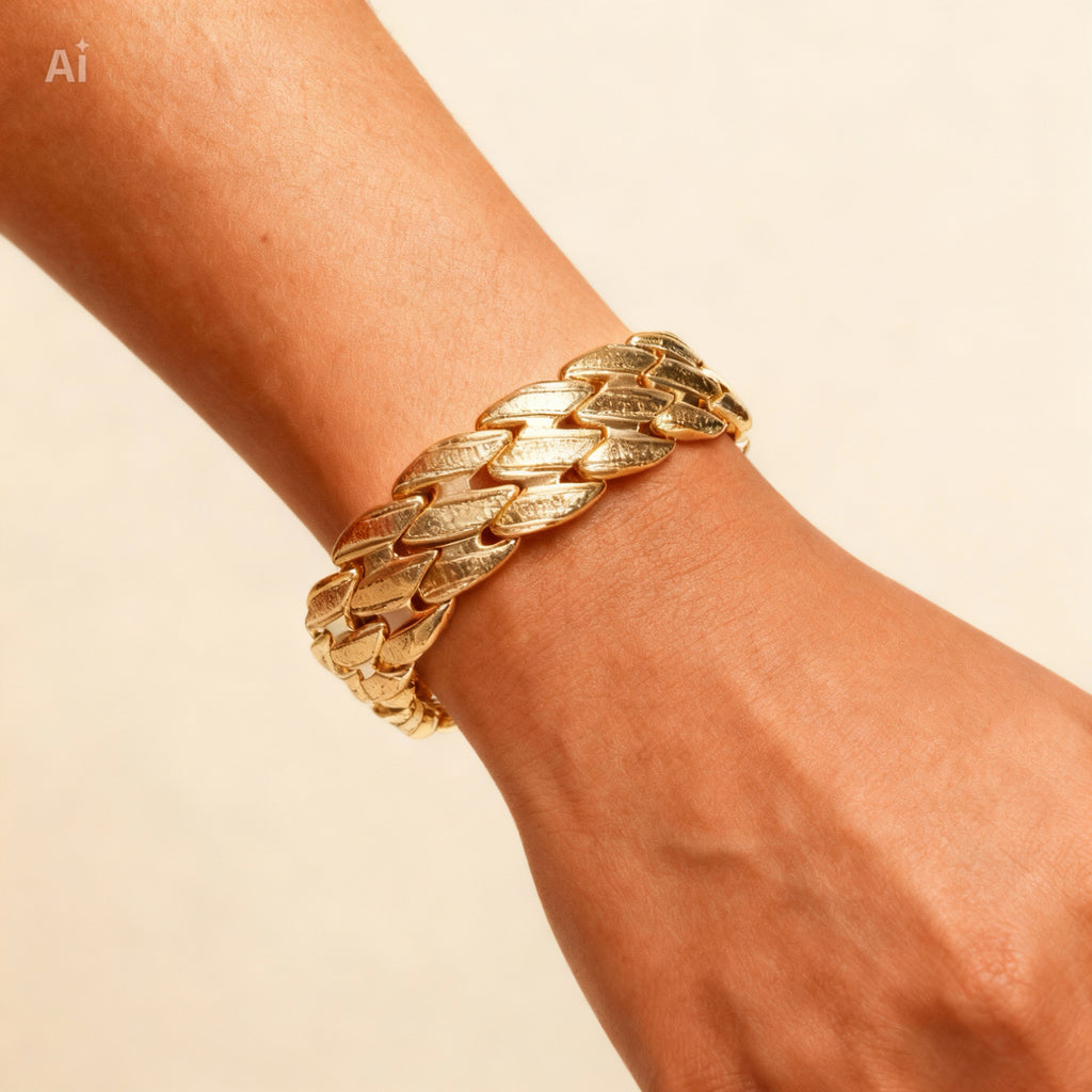 Parure Complète Plaqué Or à Motif Nacré avec Collier, Bracelet, Bague et Boucles d’Oreilles