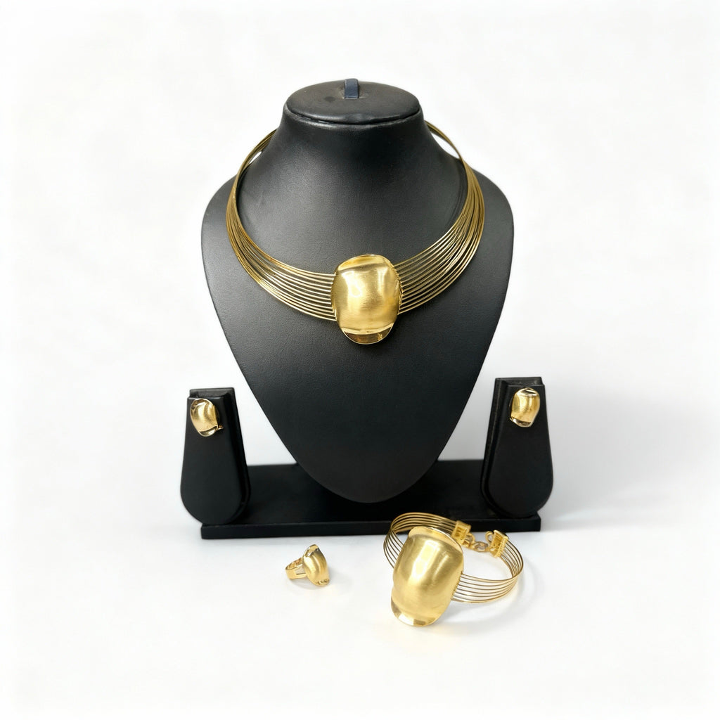 Parure Complète Plaqué Or – Collier, Bracelet, Bague et Boucles d’Oreilles